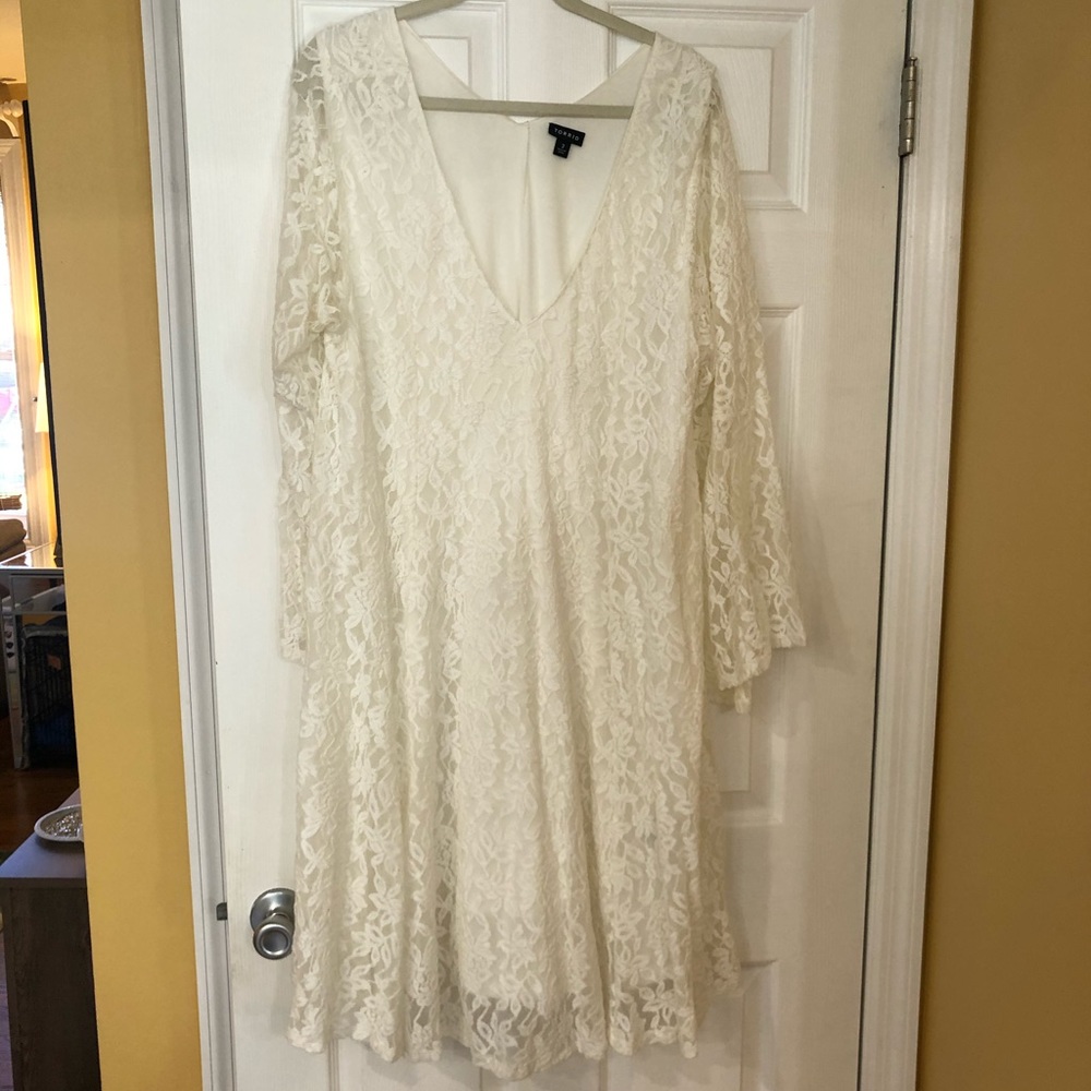 White/Cream Lace Flare Sleeve Dress